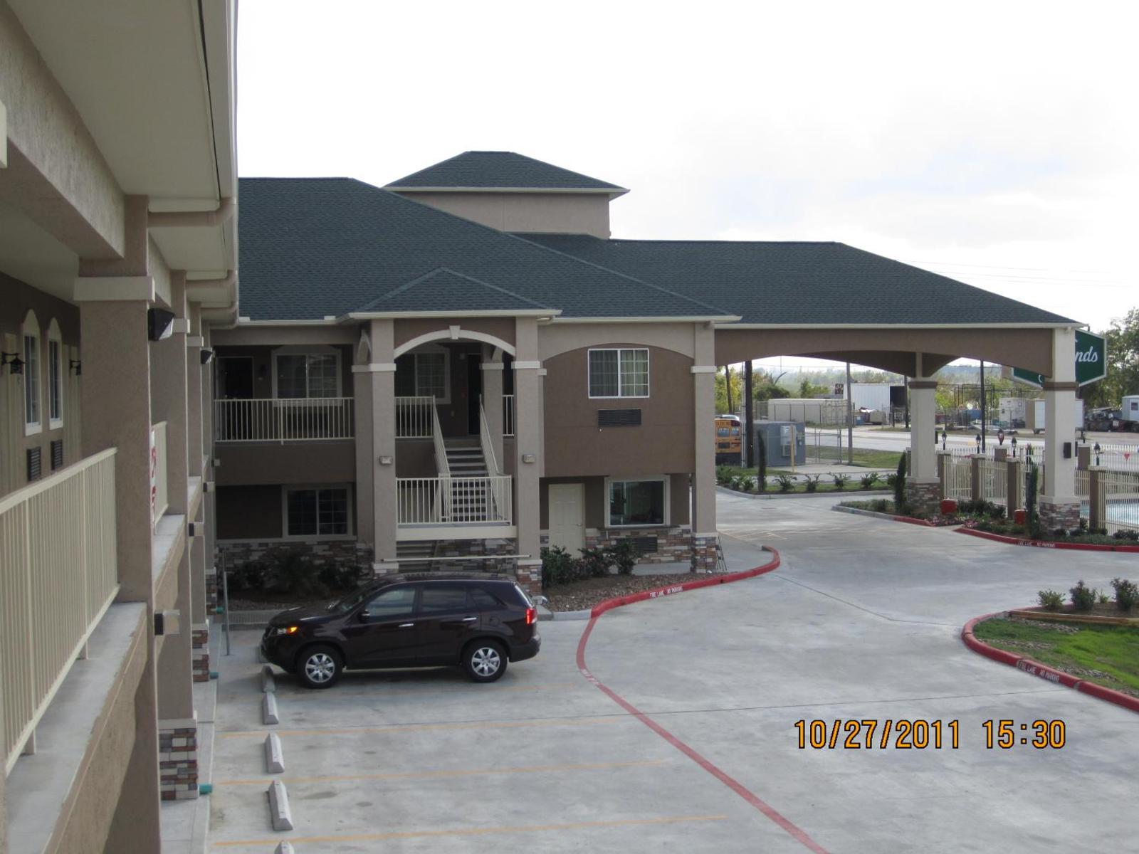 Highlands Suites Main image 1
